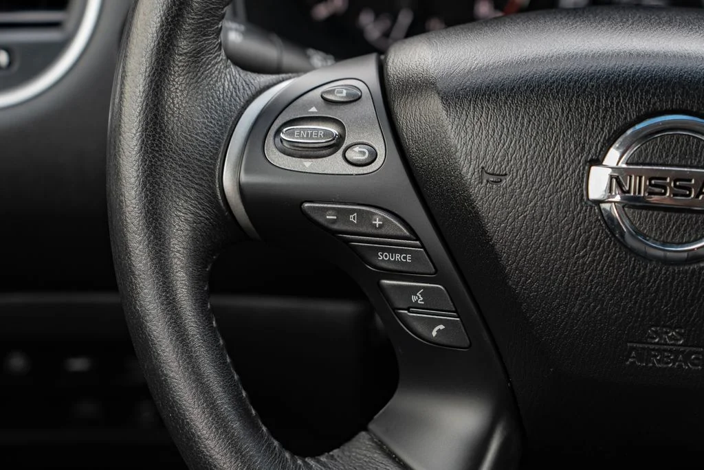 Used 2013 Black Nissan Platinum image 14