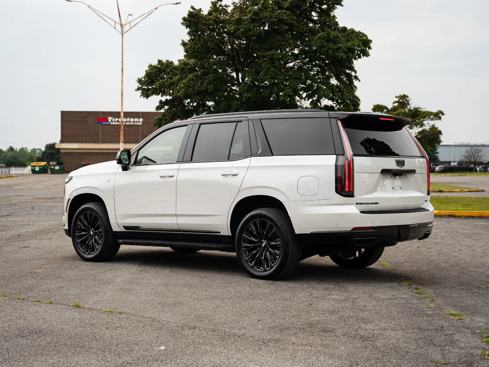 Used 2025 Crystal White Tricoat Cadillac Sport image 9