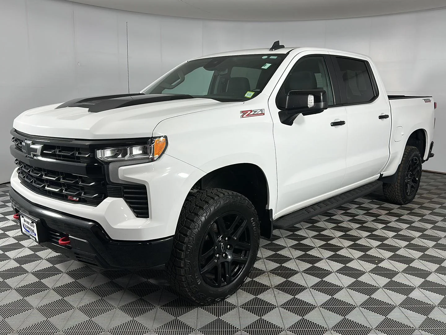 Used 2022 Summit White Chevrolet LT Trail Boss image 3