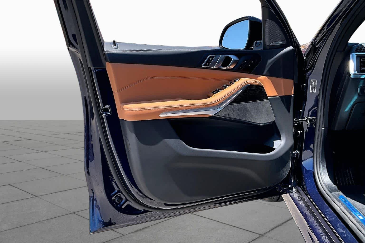 New 2026 Tanzanite Blue II Metallic BMW xDrive40i image 10