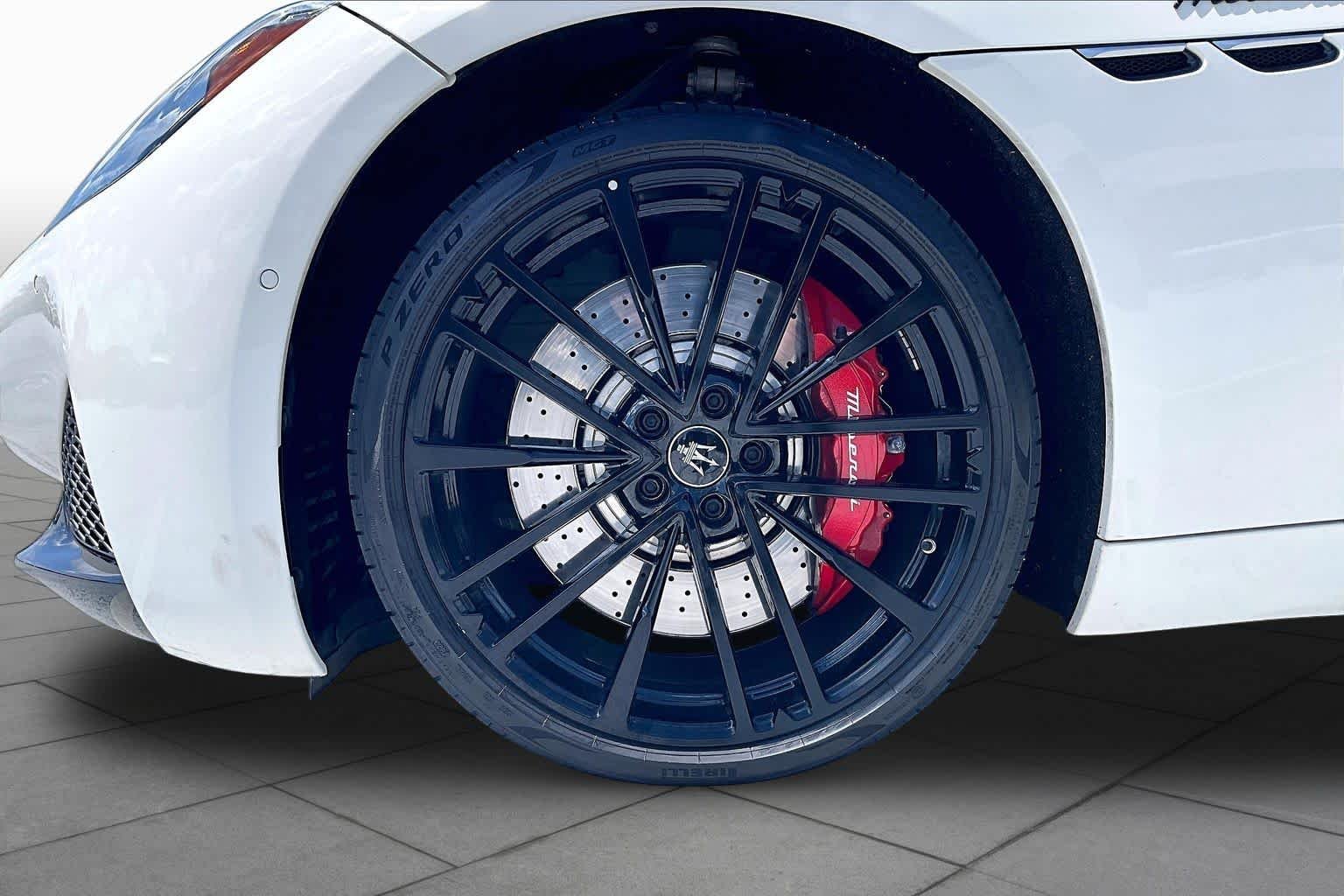 Used 2024 Bianco Solid Maserati Modena image 11