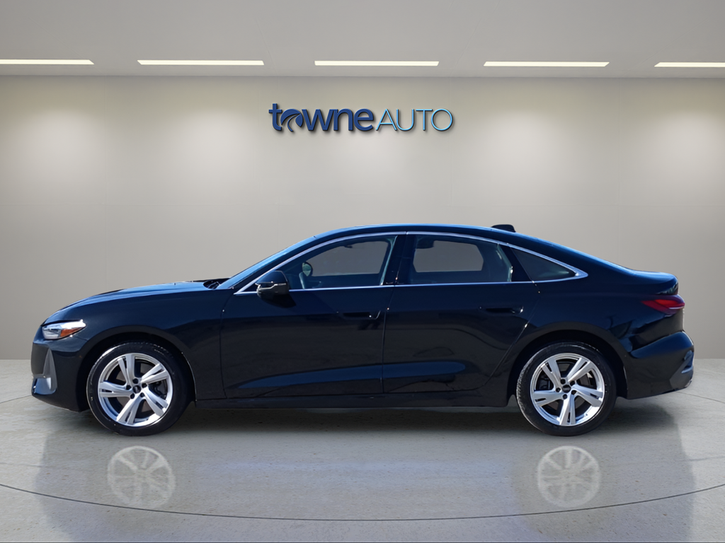 Used 2025  Audi 2.0T Premium image 3