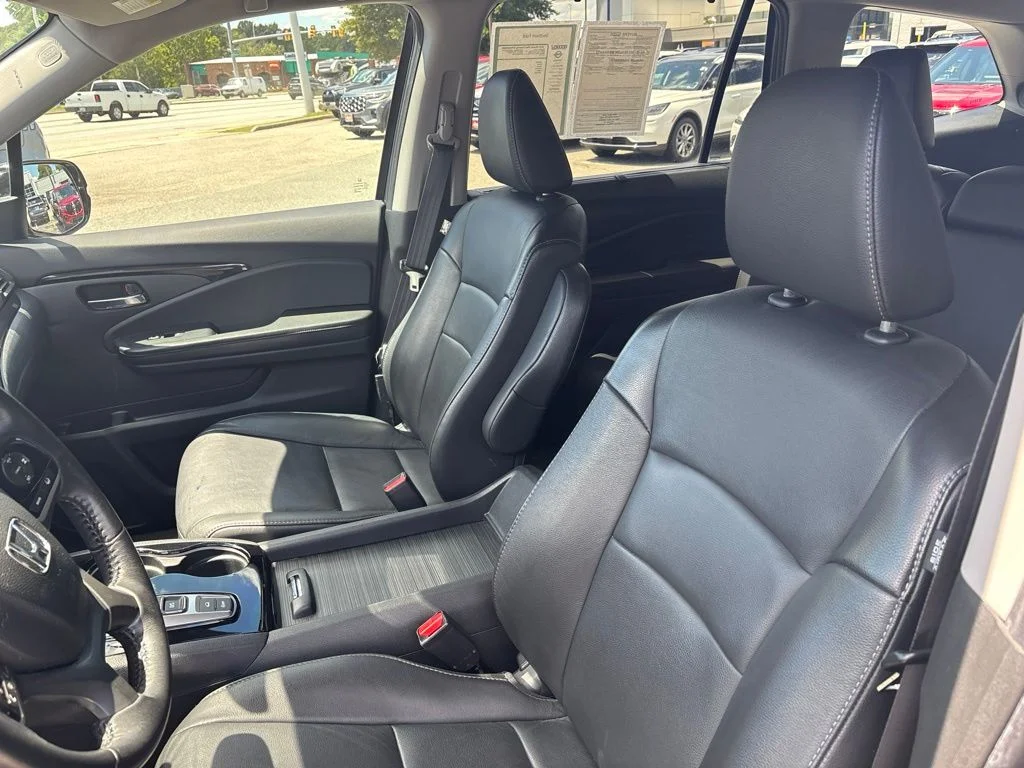 Used 2021 Silver Honda Touring image 14