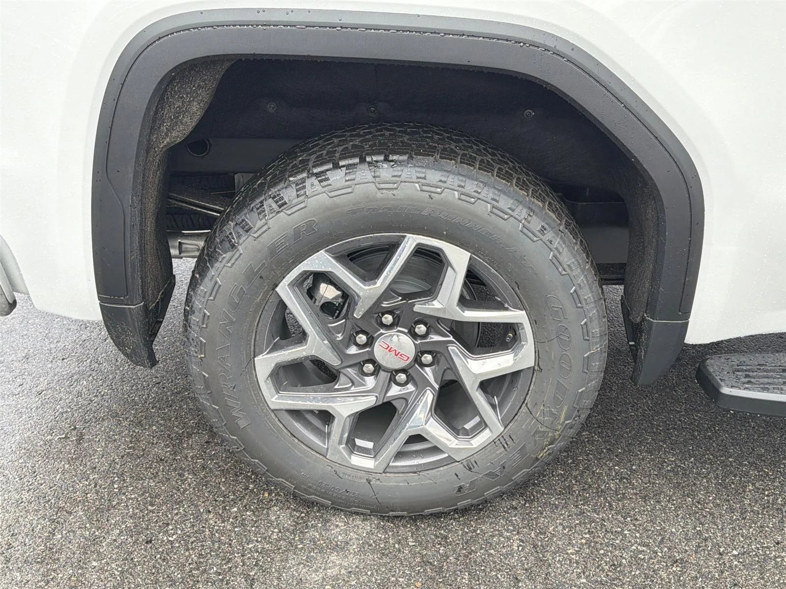 2026 GMC Sierra 1500 SLT - Photo 6
