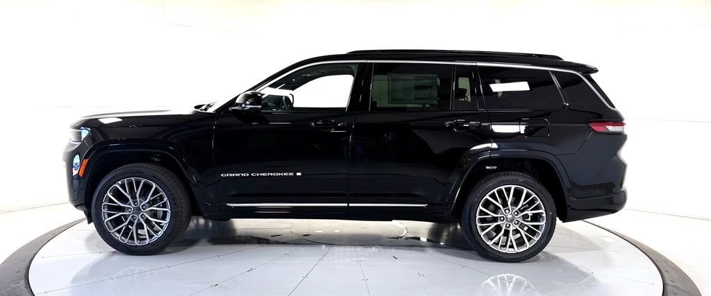 New 2026 Diamond Black Crystal Pearl-Coat Exterior Paint Jeep Summit image 7