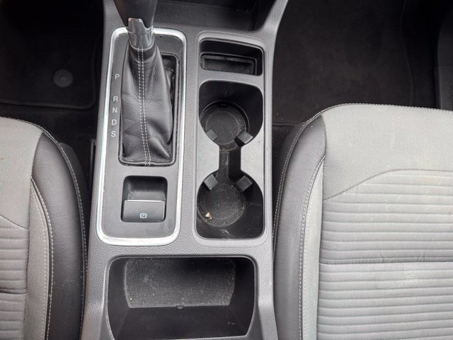 Used 2018 Oxford White Ford SE image 16