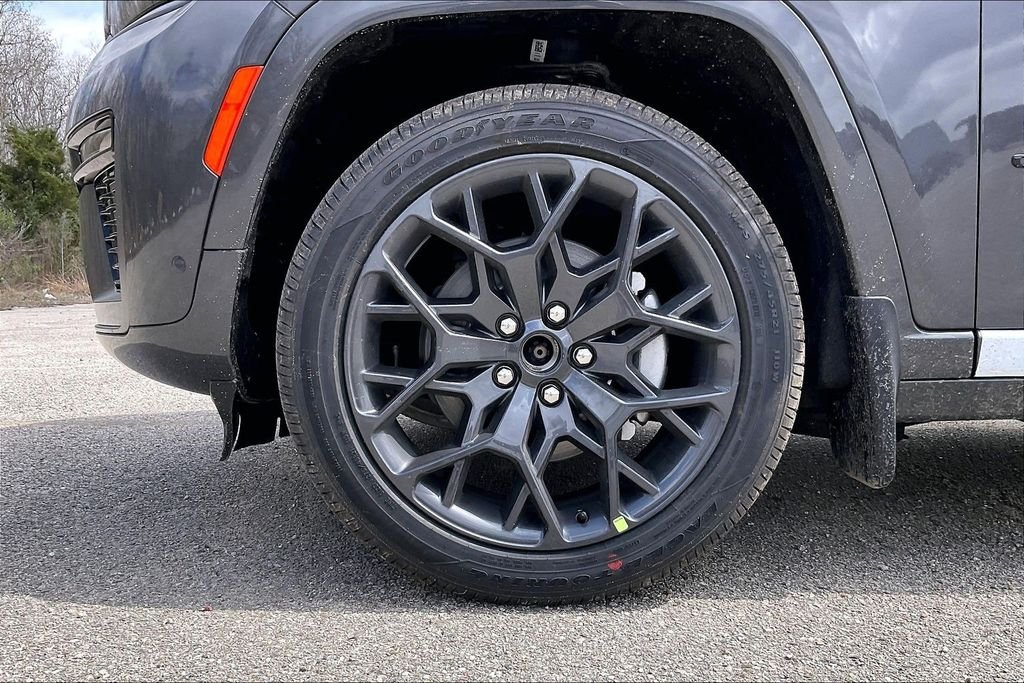 New 2026 Jeep Grand Cherokee L Summit 4D Sport Utility