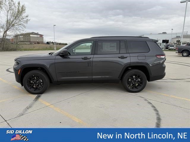 New 2026 Baltic Gray Metallic Clear-Coat Exterior Paint Jeep Altitude 4x4 image 2