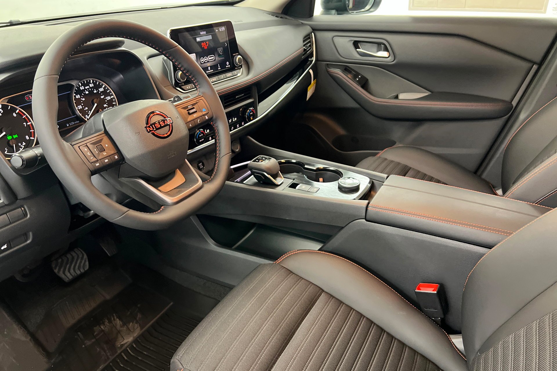 New 2026 Boulder Gray Pearl Nissan Rock Creek® image 17