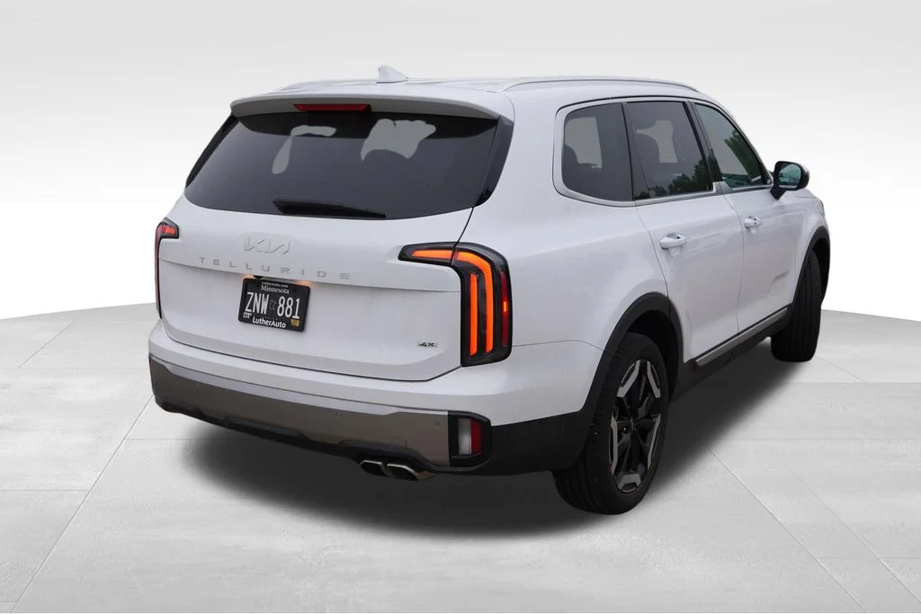Certified Used 2025 Glacial White Pearl Kia EX image 3