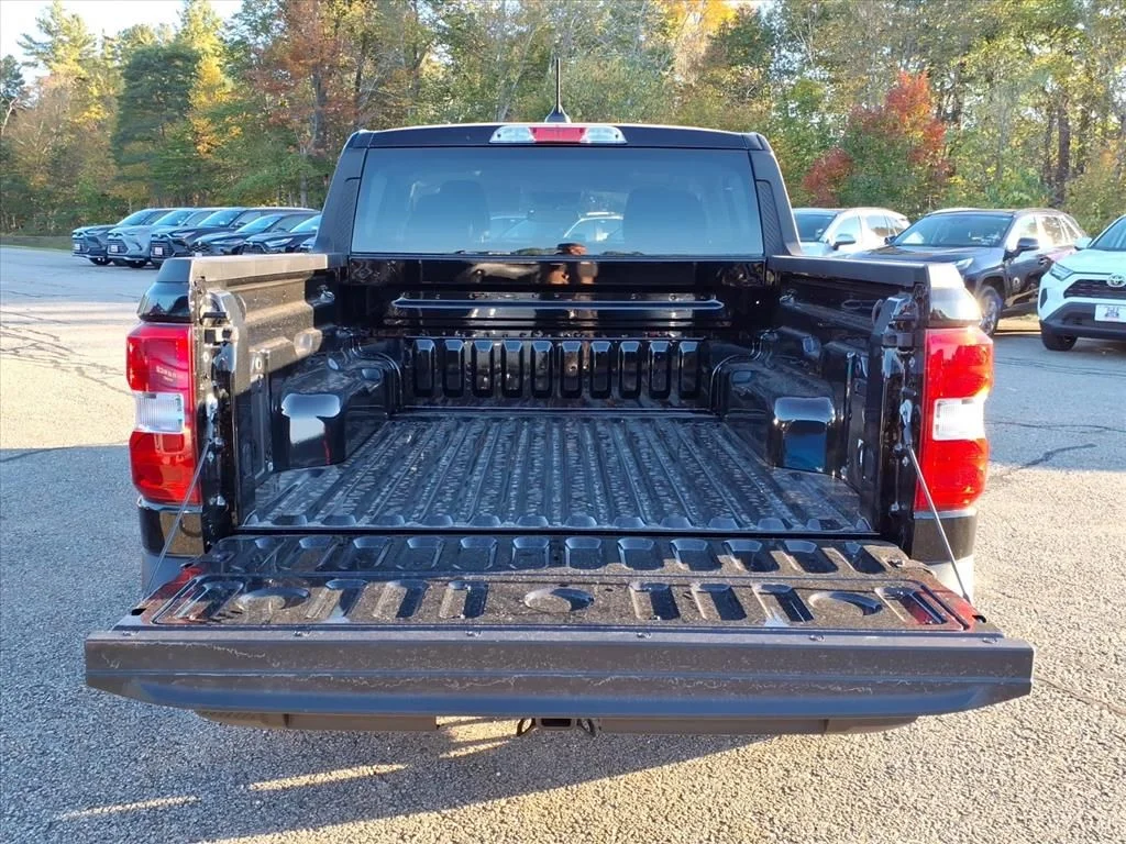 New 2025 Shadow Black Ford XLT image 5