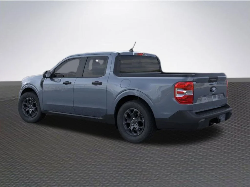 New 2026 Azure Gray Metallic Tri-Coat Ford XLT image 4