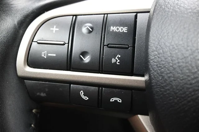 Used 2021 White Lexus 350 image 19