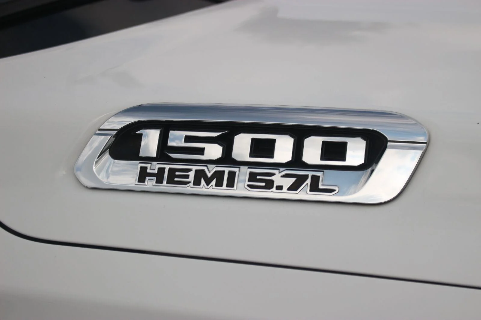 Used 2020 White Ram Laramie image 11