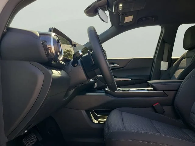 New 2027 Summit White Chevrolet LT image 21