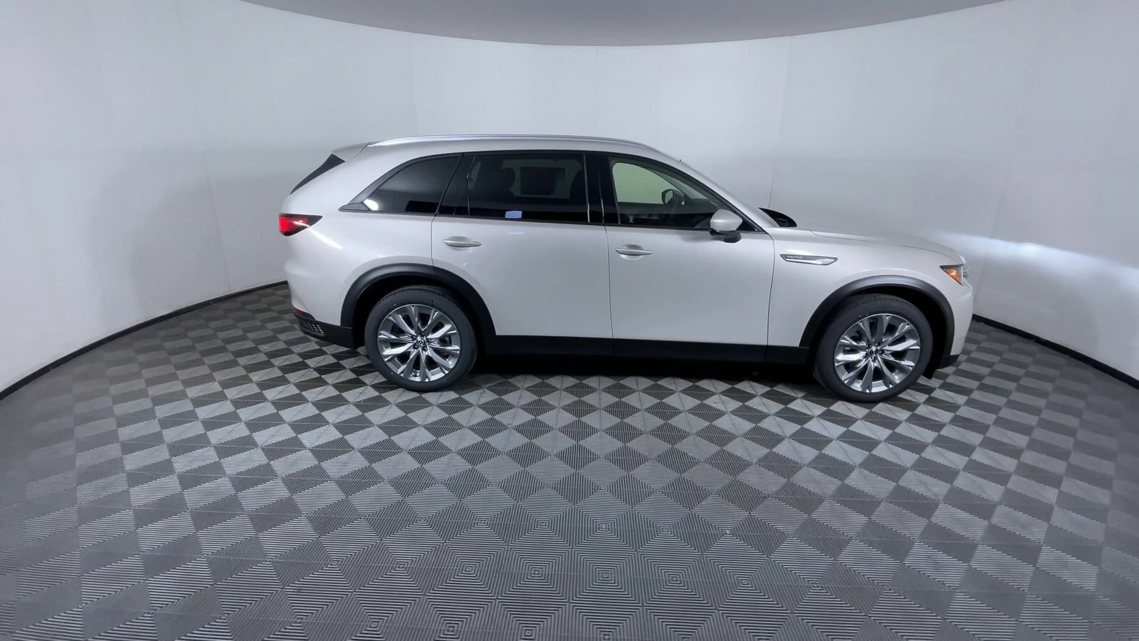 New 2026 Platinum Quartz Metallic Mazda Preferred image 9