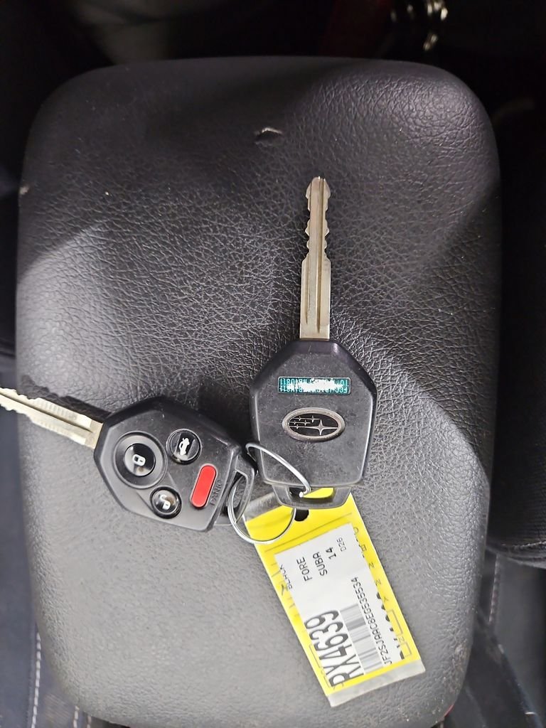 Used 2014 Black Subaru 2.5i image 27