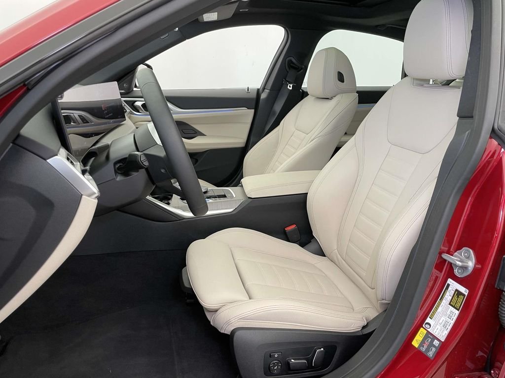 2025 BMW i4 M50 - Photo 13