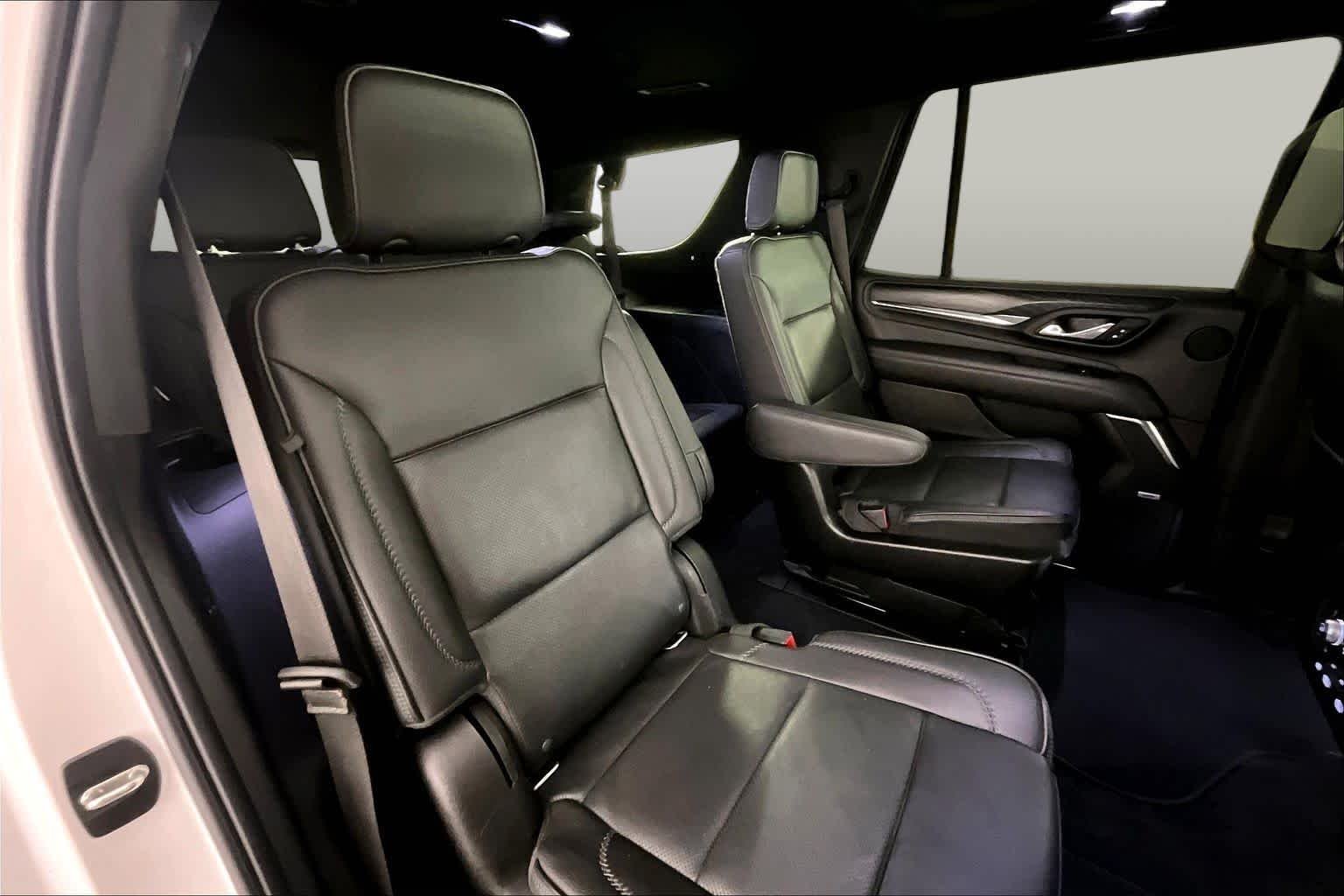 Used 2021 White Frost Tricoat GMC Denali image 20