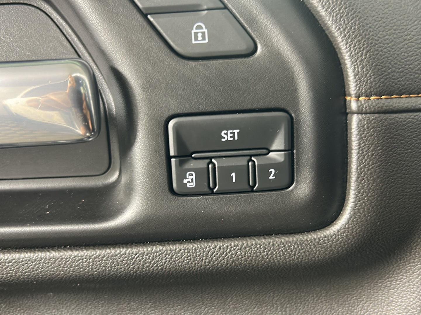 Used 2021 SUMMIT WHITE GMC AT4 image 22