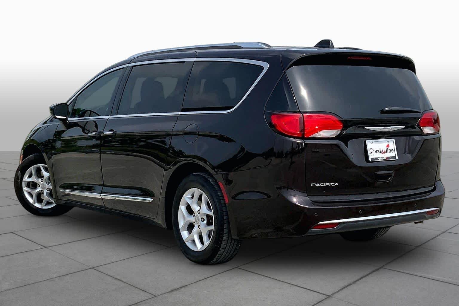 Used 2017 Dark Cordovan Pearlcoat Chrysler Touring-L Plus image 12