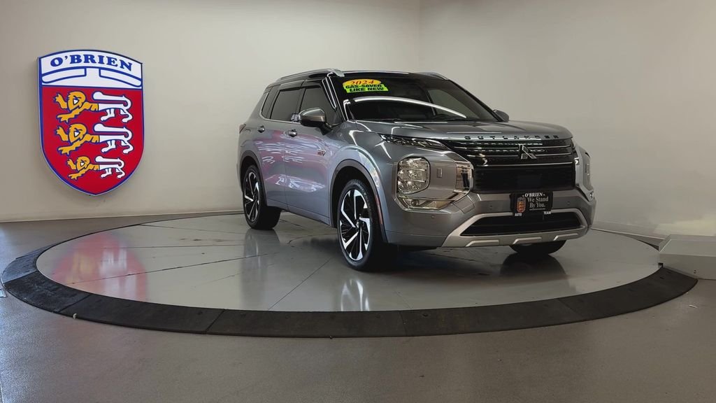 Used 2024  Mitsubishi SEL image 2