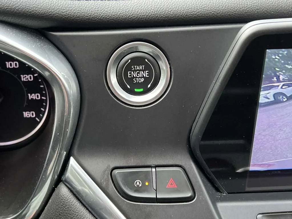 Used 2020 SILVER ICE METALLIC Chevrolet LT image 25