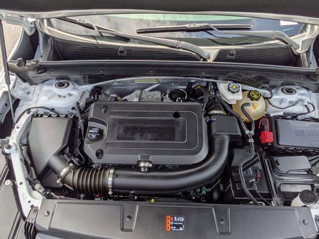 Used 2023 Summit White Buick Essence image 38