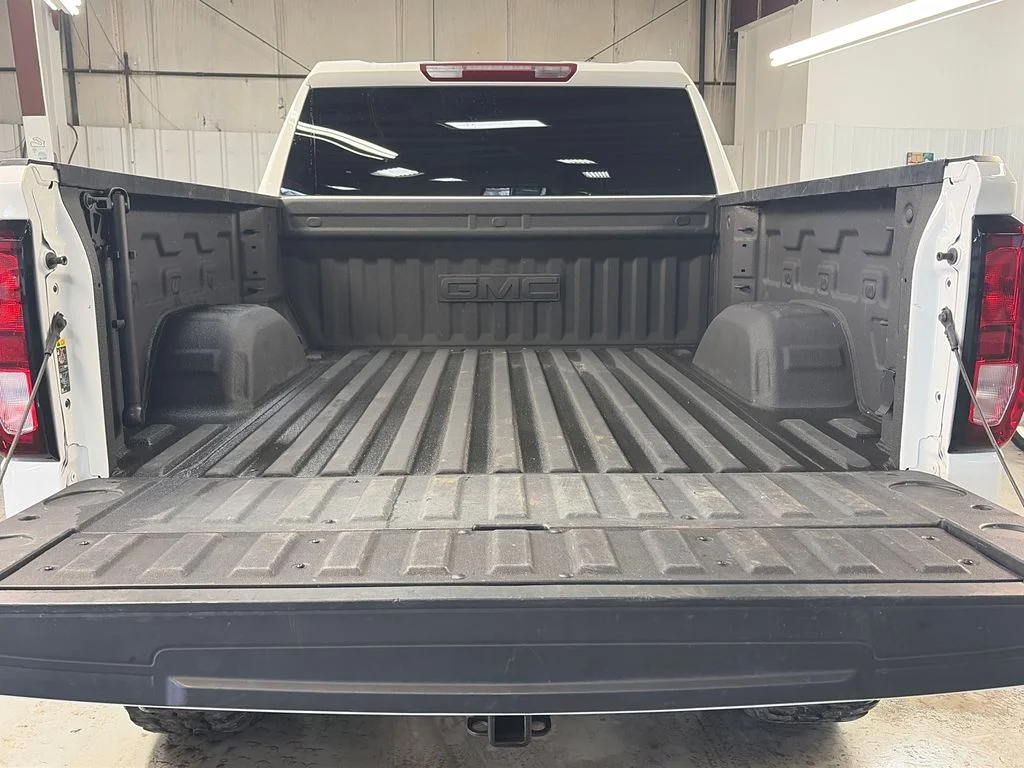 Used 2024 White GMC Elevation image 22