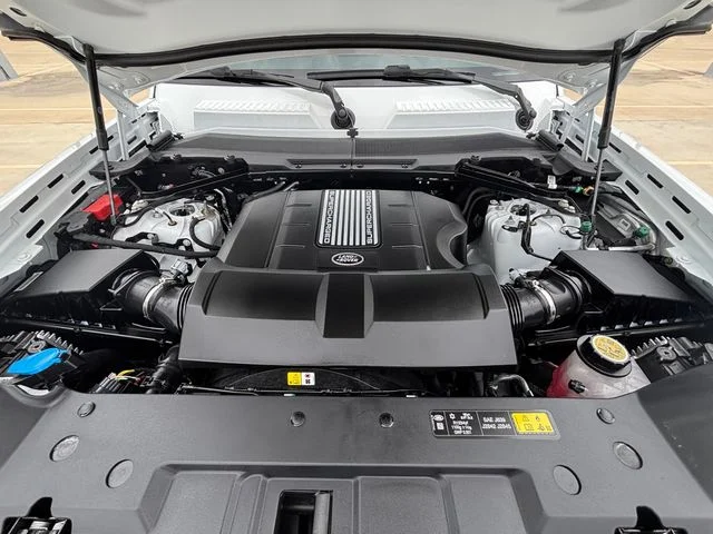 2026 Land Rover Defender V8 - Photo 19