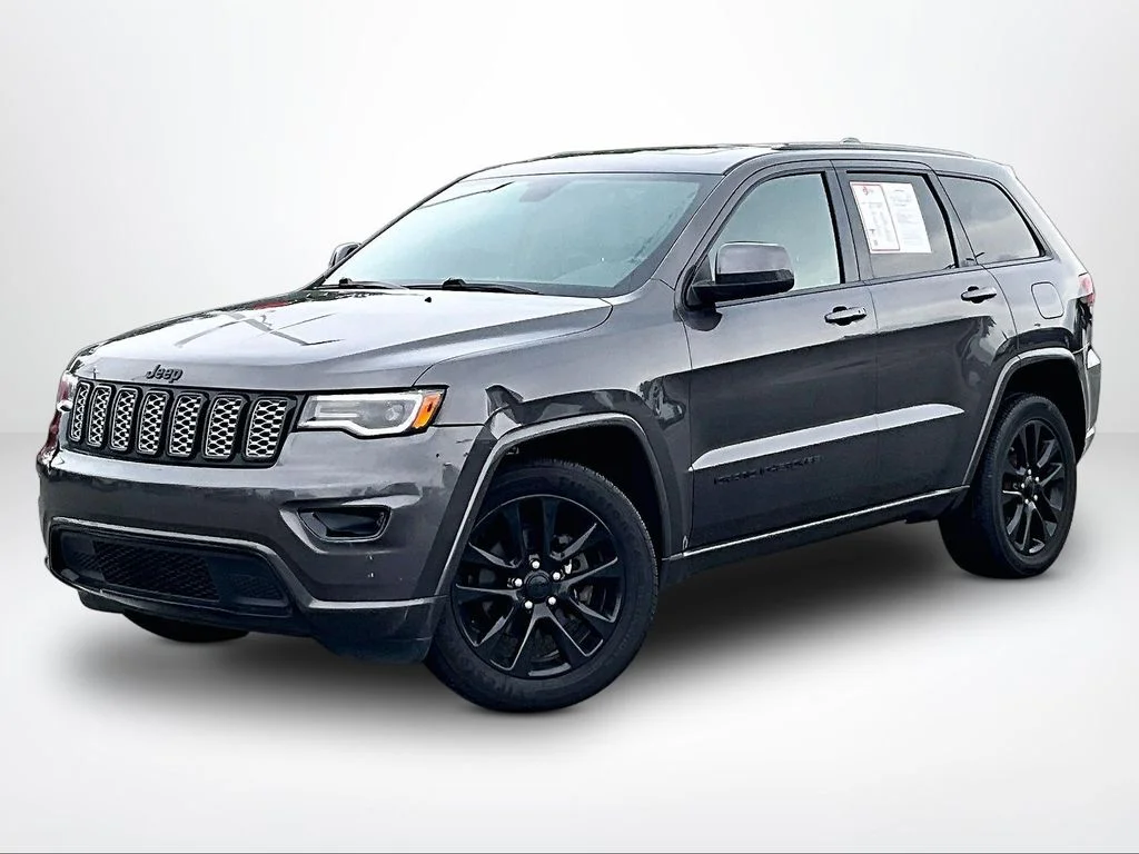 Used 2020 Gray Jeep Altitude image 2