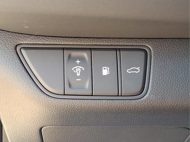 Used 2026  Genesis 2.5T image 15