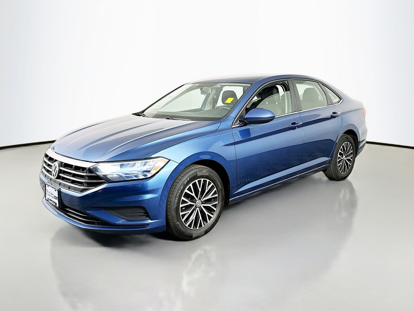 Used 2021 Blue Volkswagen 1.4T SE image 4