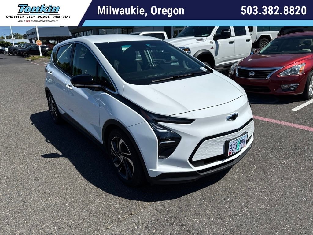 Used 2023 Summit White Chevrolet 2LT image 1