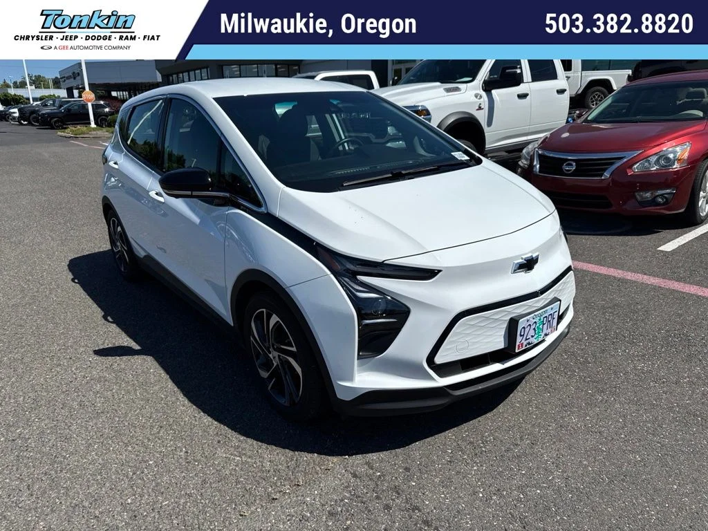 Used 2023 White Chevrolet 2LT image 1