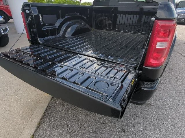 New 2026 Diamond Black Crystal Pearl-Coat Exterior Paint RAM Laramie image 45