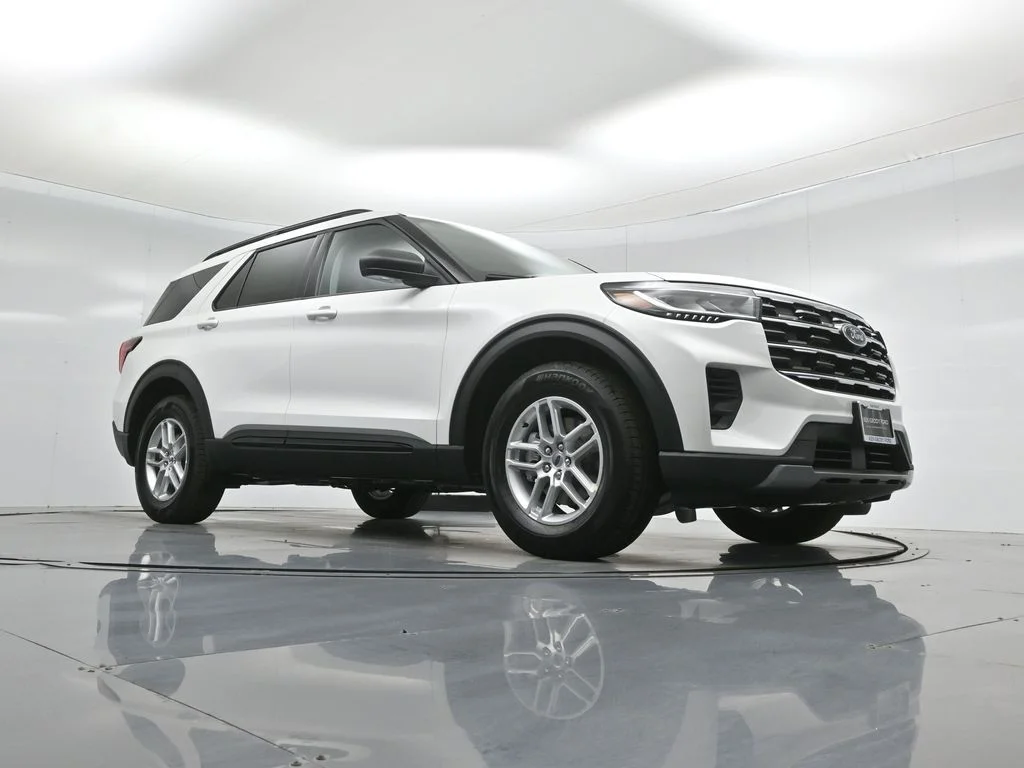 New 2026 Star White Metallic Tri-Coat Ford Active image 47