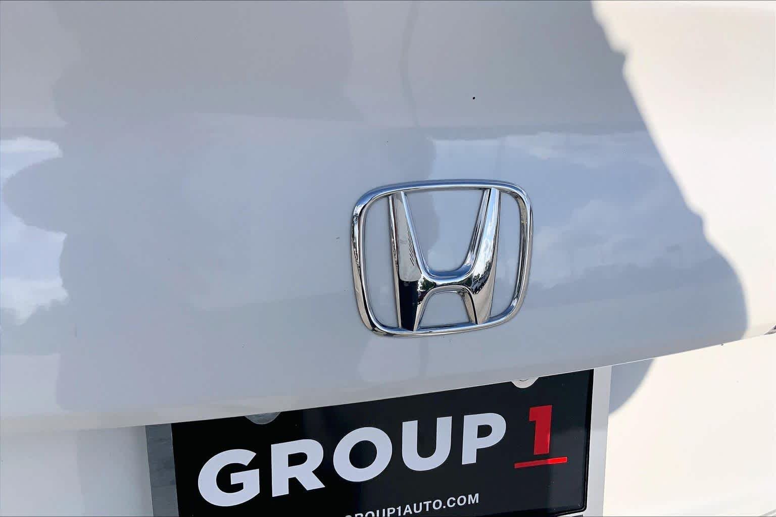 Used 2026 Platinum White Pearl Honda LX image 9