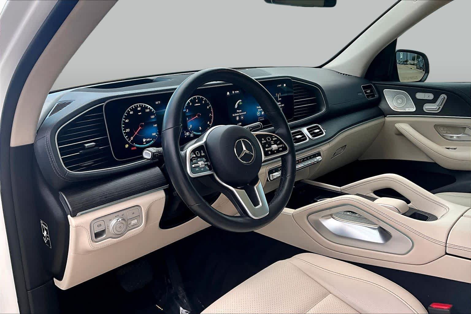 Used 2022 MANUFAKTUR Diamond White Metallic Mercedes-Benz GLE 350 image 16