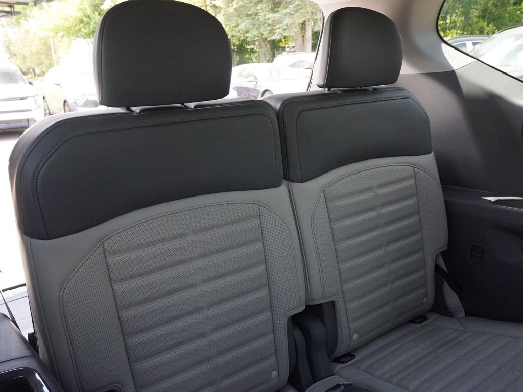 Used 2024 Black Kia Land image 46