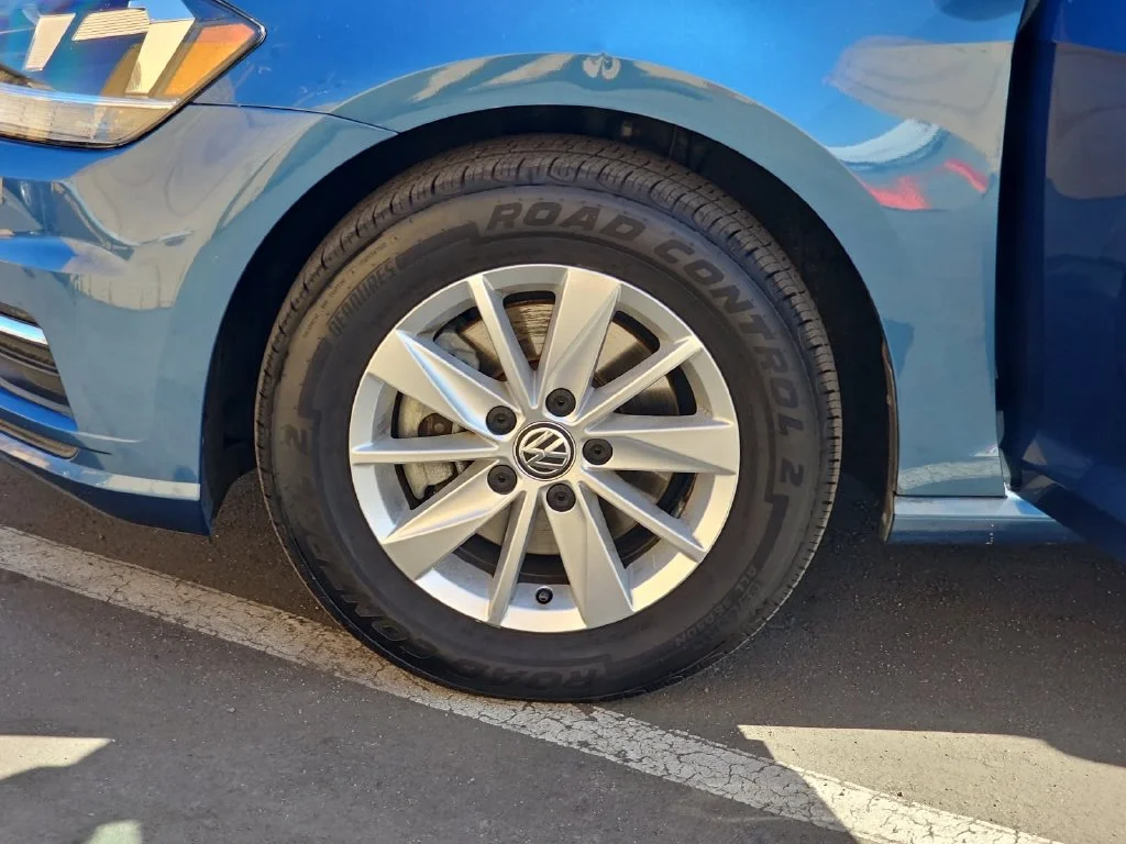 Used 2019 Blue Volkswagen S image 35