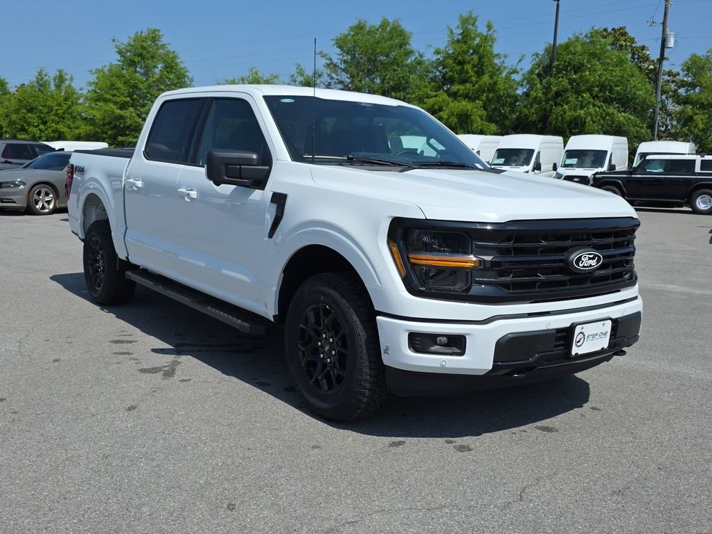 New 2026 Oxford White Ford XLT image 9
