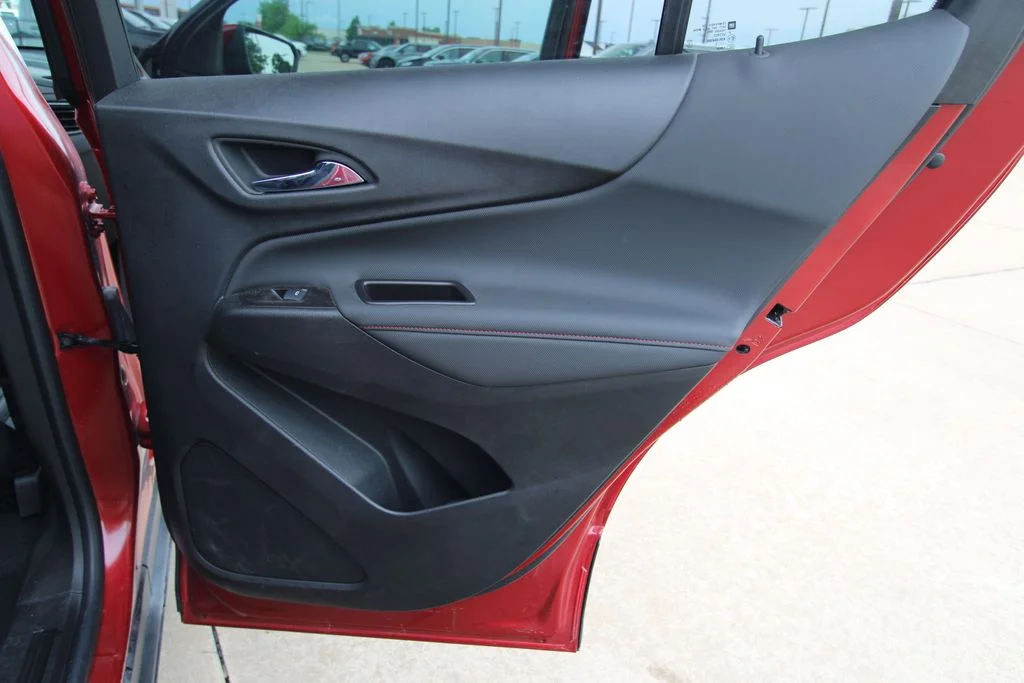 Used 2022  Chevrolet RS image 37