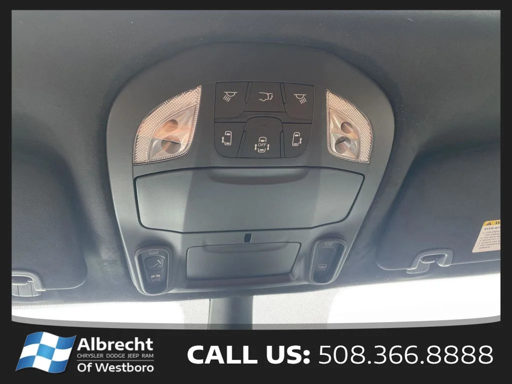 New 2026 Bright White Clear-Coat Exterior Paint Chrysler Pinnacle image 25