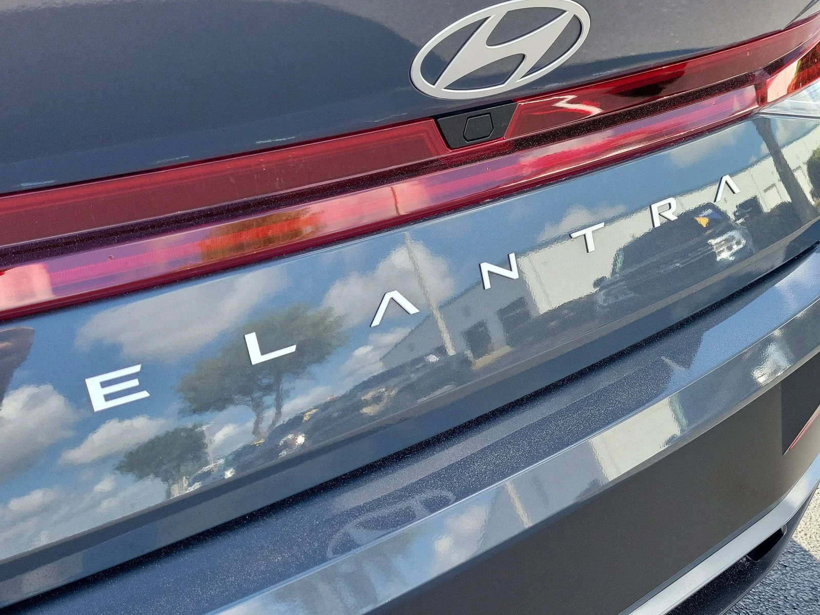 Certified Used 2025 Gray Hyundai SEL Convenience image 6