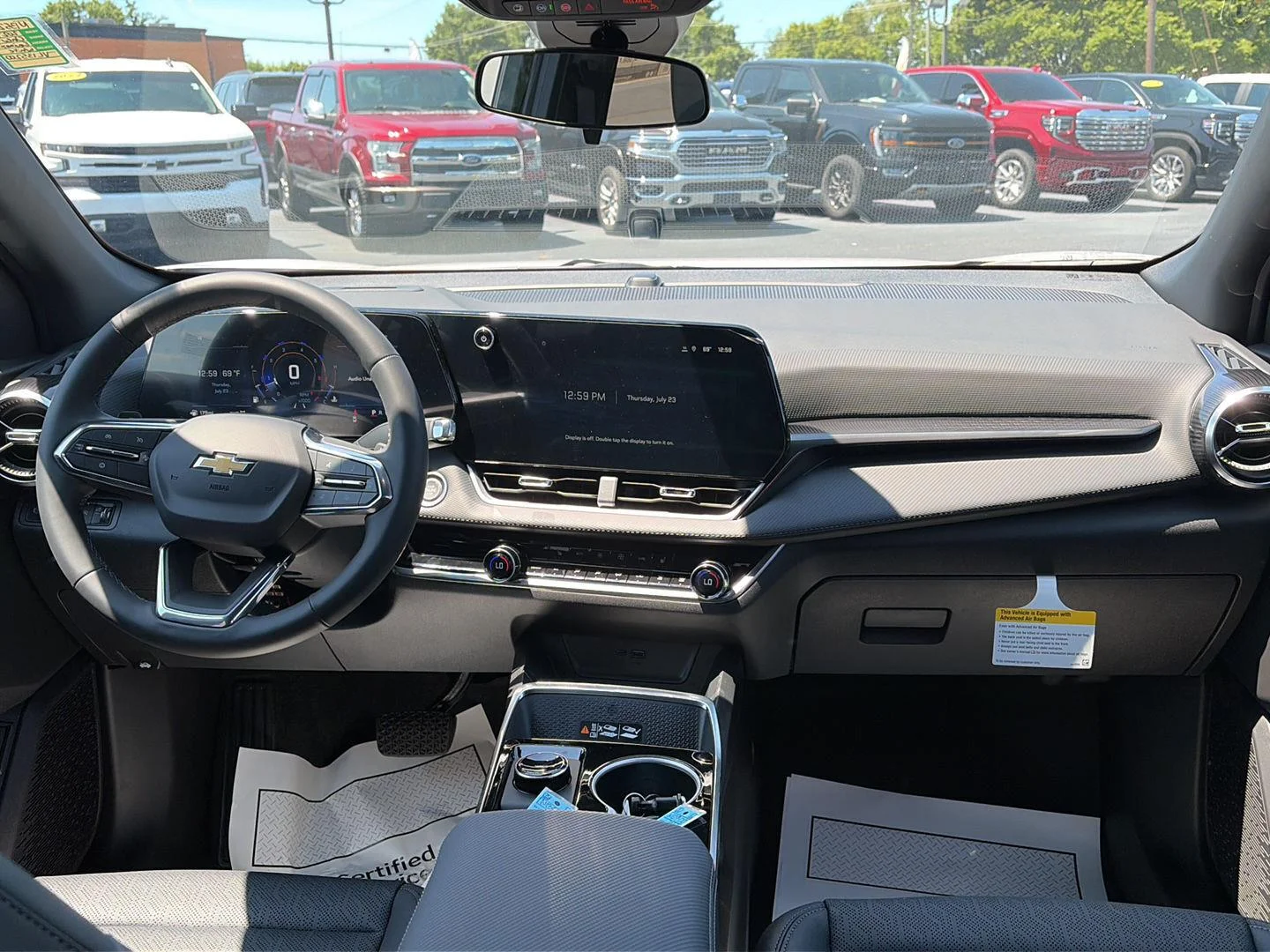 2027 Chevrolet Equinox LT - Photo 21