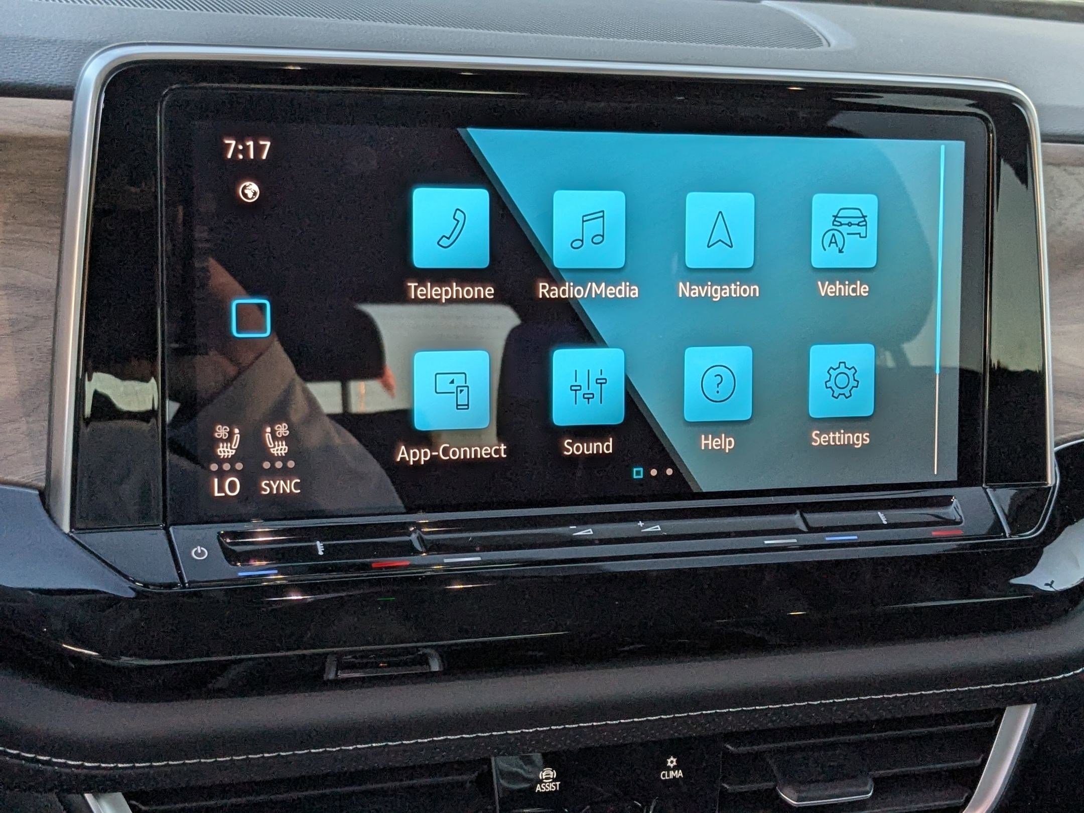 2026 Volkswagen Atlas SE w/Tech - Photo 11