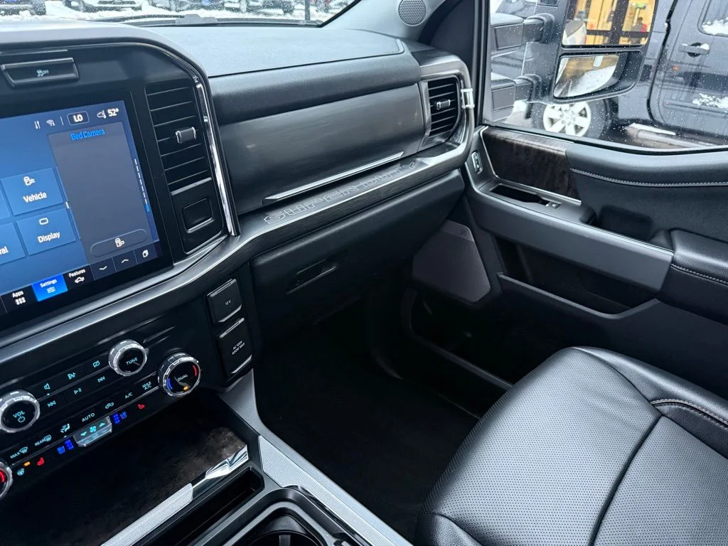 Used 2024 Star White Metallic Tri-Coat Ford Lariat image 26