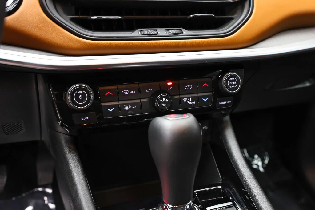 Certified Used 2025 Red Jeep Limited image 18
