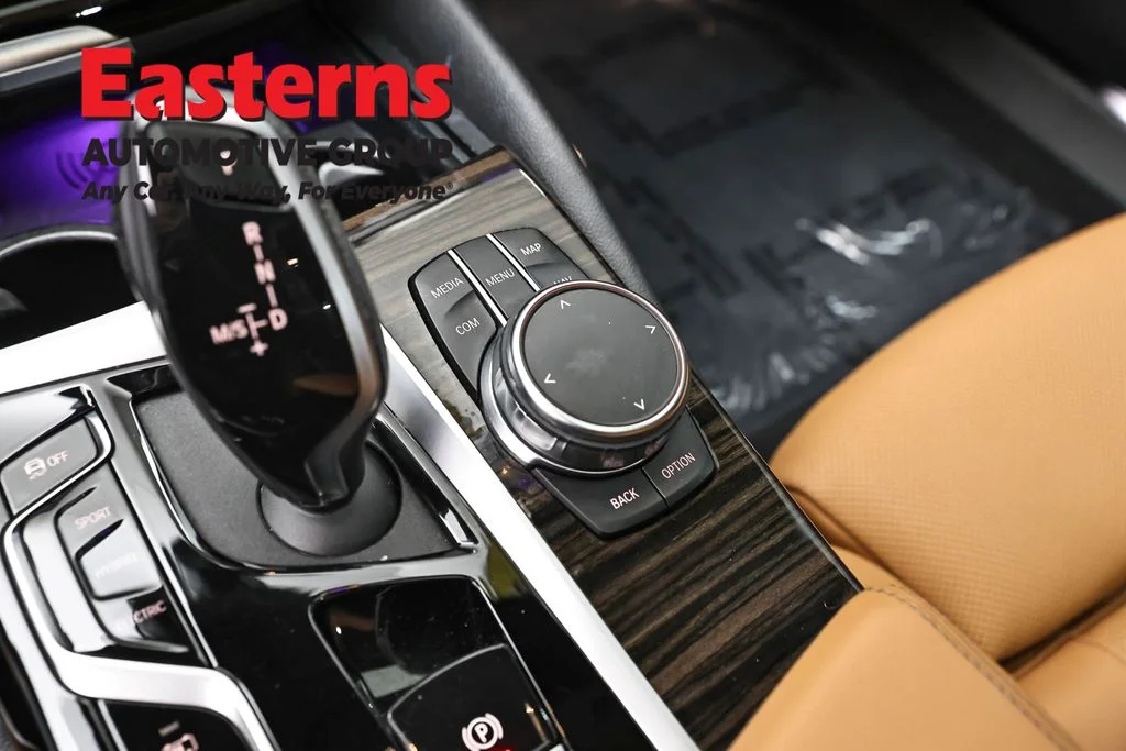 Used 2023 White BMW 530e iPerformance image 23